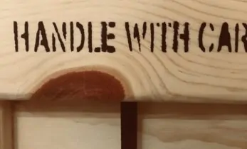 Handle with care - fine art shipping